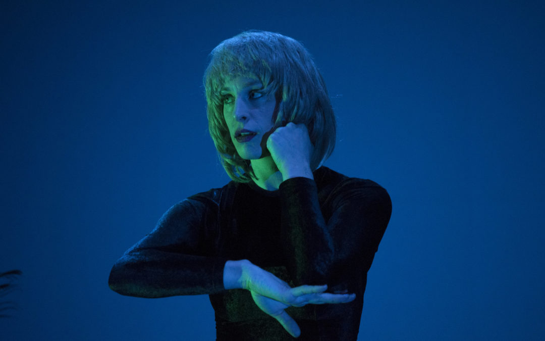 Julia Perazzini chatouille l&rsquo;invisible – Fatal(e)s VI