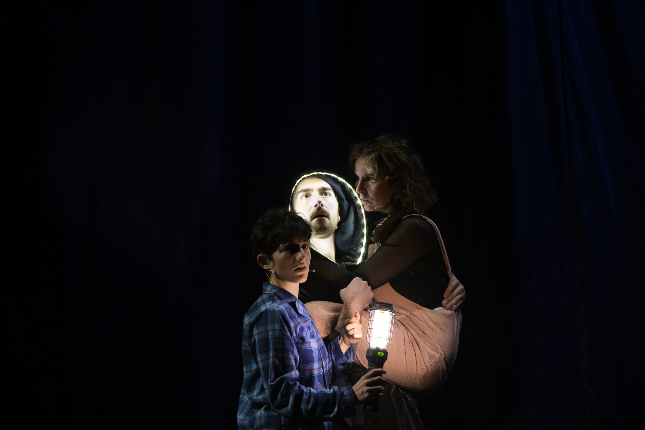 Lumière chien et Tyltyl Oiseau Bleu © Lauren Pasche copie
